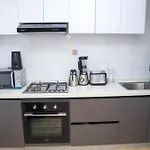 Luxury 1 Bedroom Marina Bay Apartments With Roof Top Swimming Pool & Gym