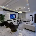 Macronhomes
