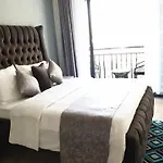 Luxurious One Bedroom Apartment With Fully Equipped Gym Swimming Pool Private Parking And Scenic City Views