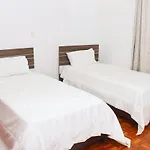 Luxurious Graceland Apartment