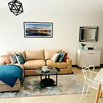 Stylish Apartment Ideal For Long Stays