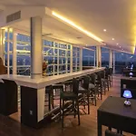 Cloud Hotel & Suites
