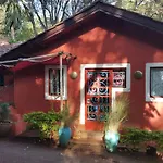Rosslyn Lone Tree Cottage