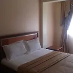 Pinnacle Court Apartments
