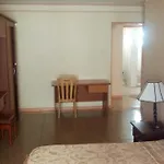 Pinnacle Court Apartments