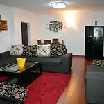 Lavington Nantie Gardens