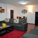 Lavington Nantie Gardens