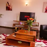 Huku Qwetu C5 City Breeze Apartment