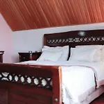 Almond Court Apartment