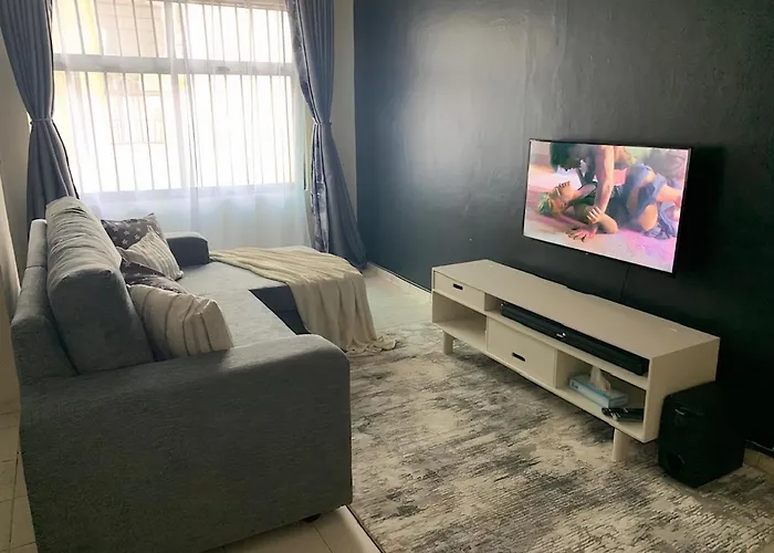 Peaceful And Lovely 1 Bedroom With A City View.