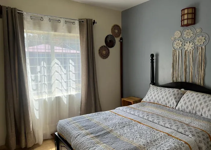 Private Room In Townhouse, Kilimani.