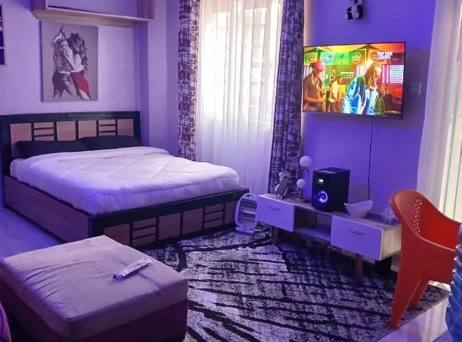 Antique Budget Studio