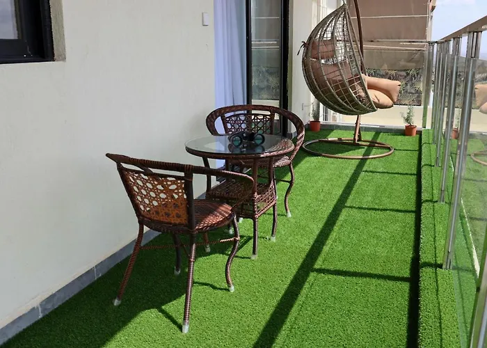 Lovely 3 Bedroom With A View Of The Park
