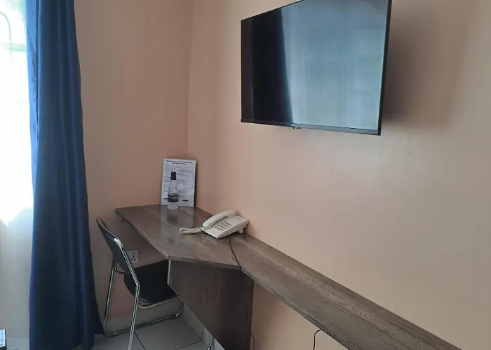 New Carnation Hotel