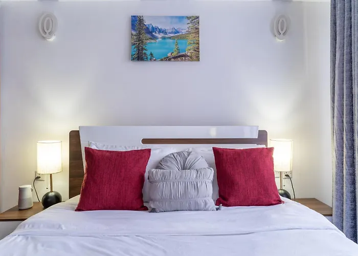 Luxurious-2 Bedroom Apartment With A Swimming Pool In Kilimani Nairobi