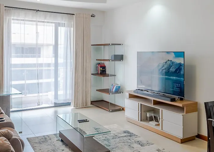 2Bedroom Apartment With Balcony Views Aramis