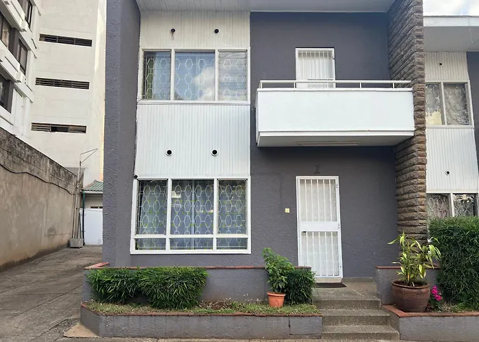 Juke\'S Serene Westlands Villa