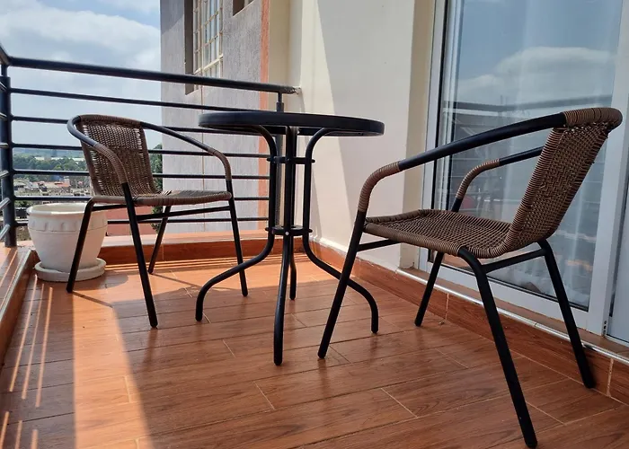 Rossyln Home Close To Un, Village Market And Two Rivers Mall