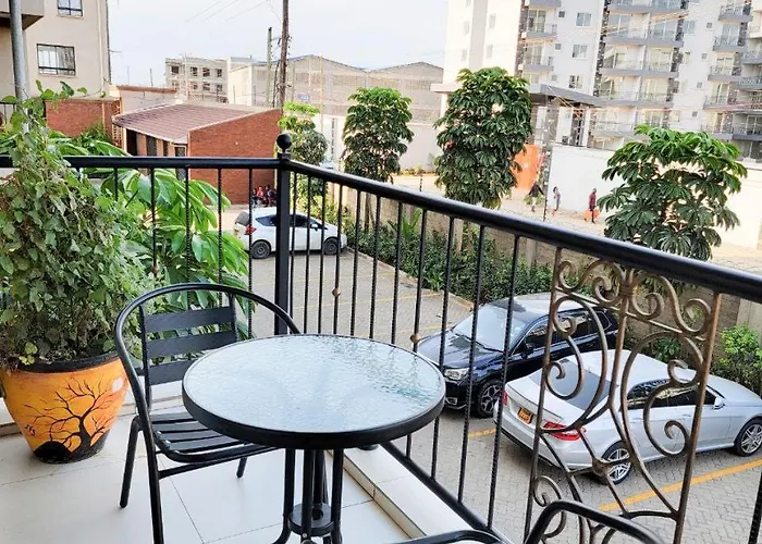 Luxury 2 Bed Near Airport And Sgr
