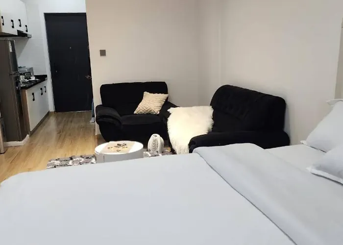 Luxurystudio With Study, A Pool Andgym