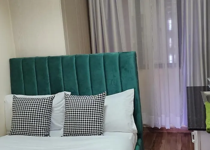 Delly Home Small Studio