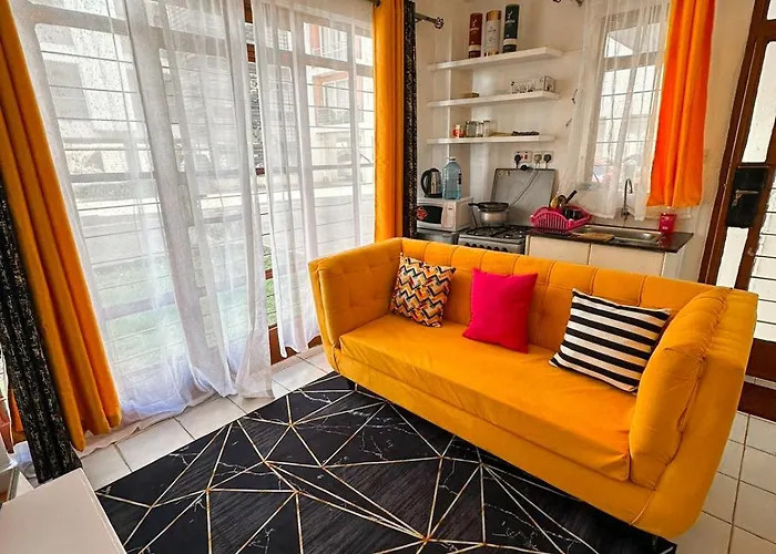 Classy Studio Apartment Racecourse Gardens