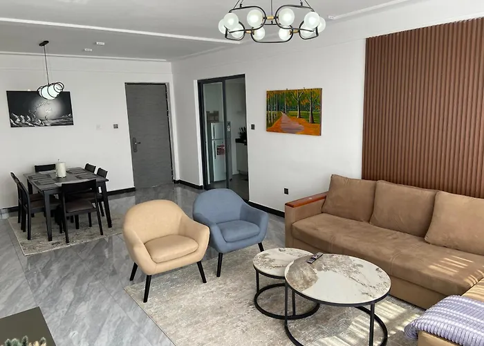 Starluxe Homes