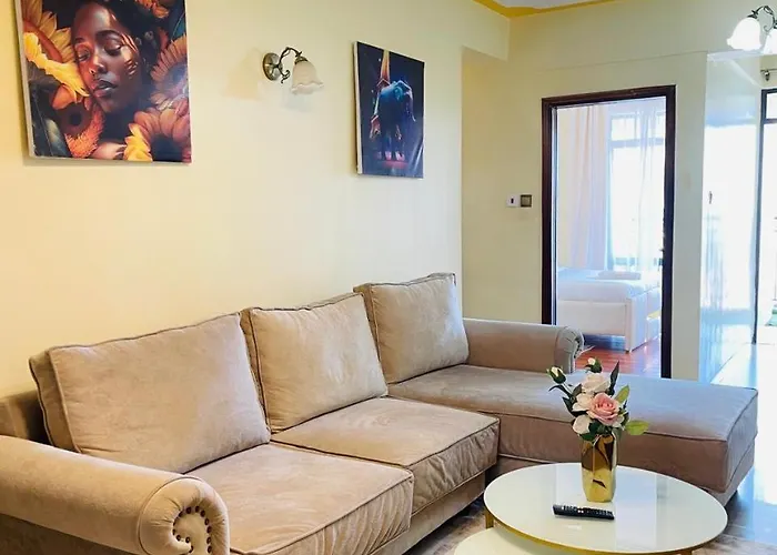Kilimani Vacation One And Half Bedroom Netflix Near Yaya Centre