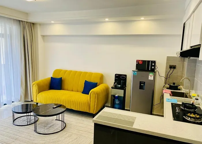 1 Bedroom Flat With Private Balcony, Netflix, Washing Machine & Gym In Kilimani