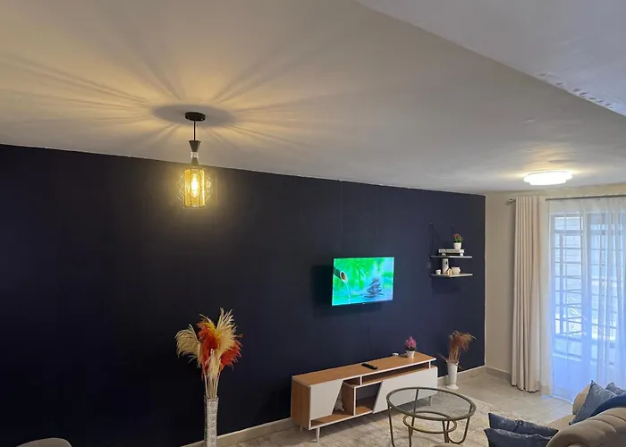 Caven Homes, Serene Retreat Near Jkia & Sgr