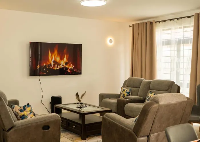 Nikayana, Family-Friendly Villa Near Jkia