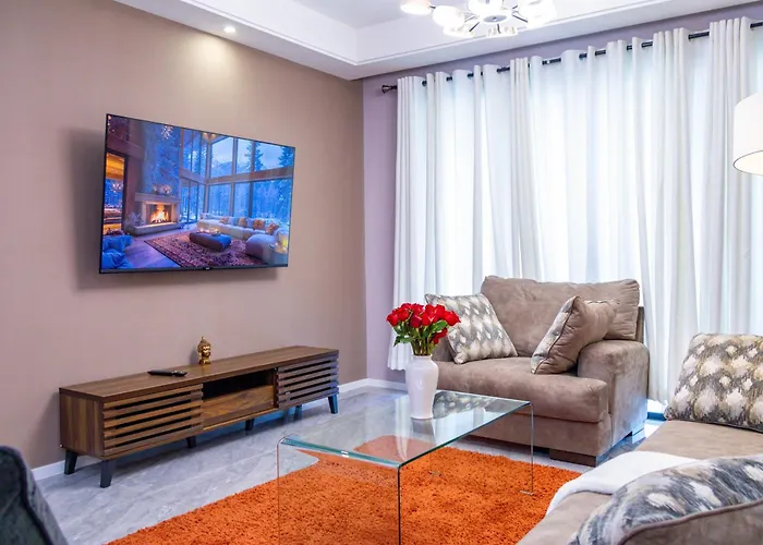 Alba Serviced Apartment With Balcony & Pool, Nairobi