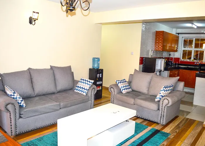 Roma Stays - Charming 2Br Ensuite Apartment Opp Garden City Mall
