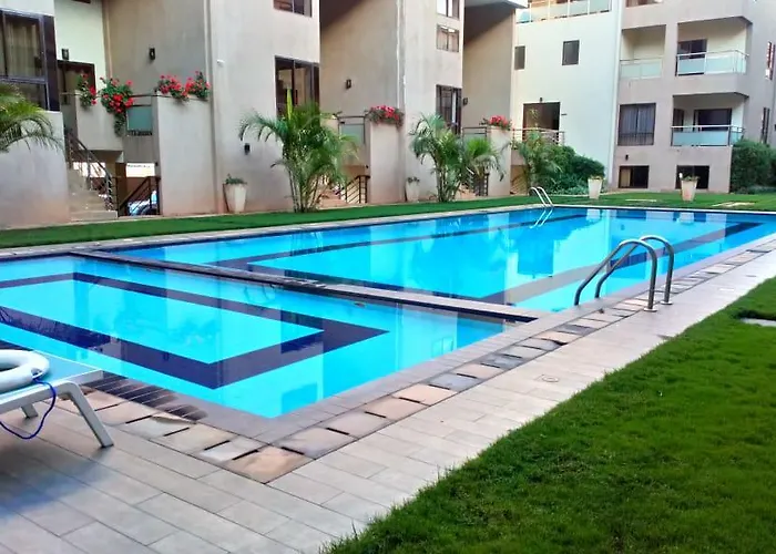 The Courtyard On Vanga