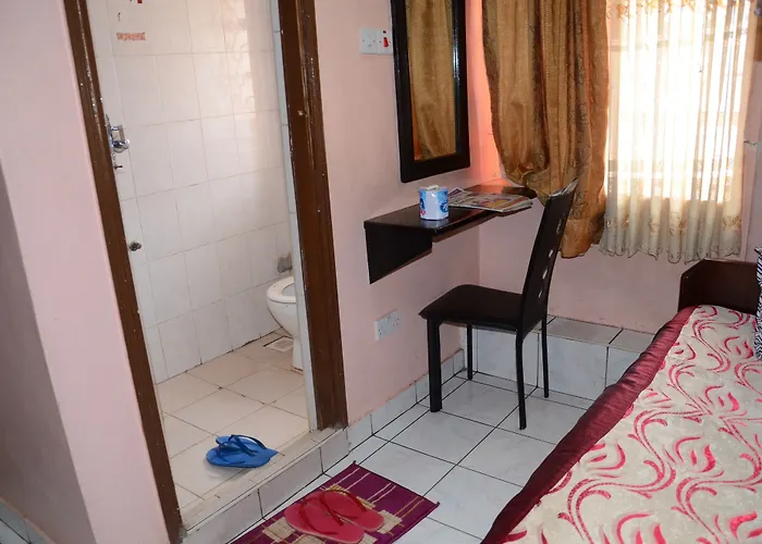 Chomba Hotel