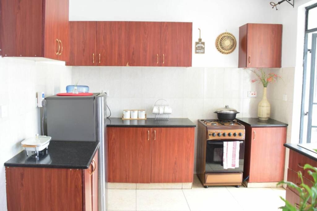 Apartment Safari Homestay Airport