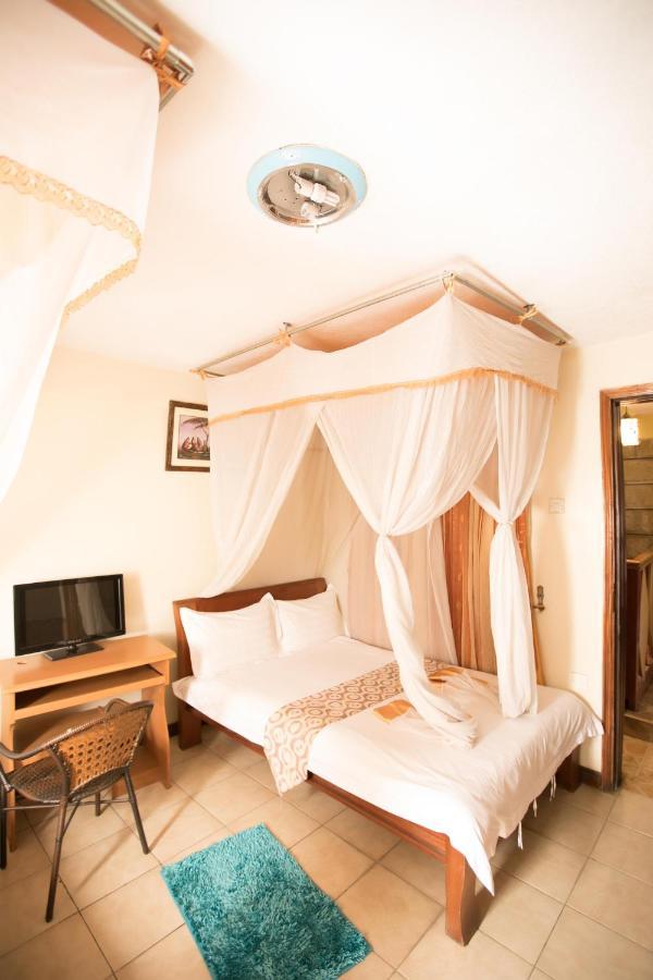 Airport View Plaza Hotel 2*