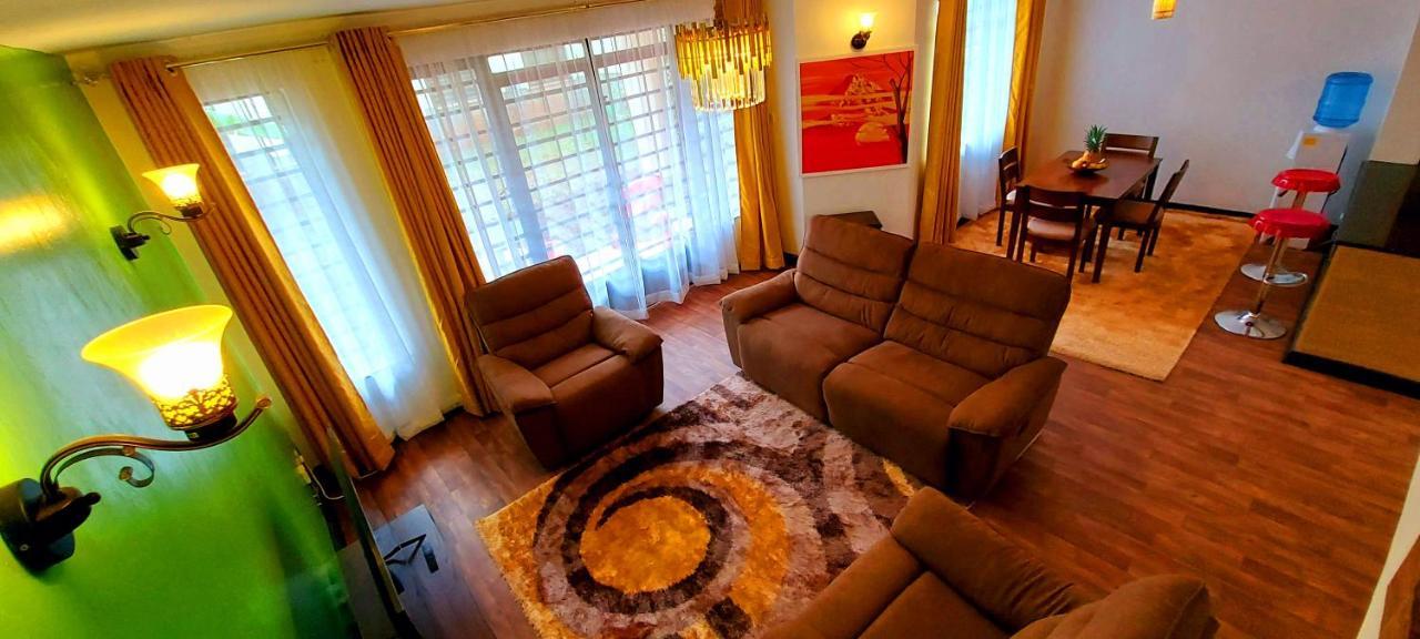 Homestay Pleasant Nest Near Jkia Airport And Sgr Station *