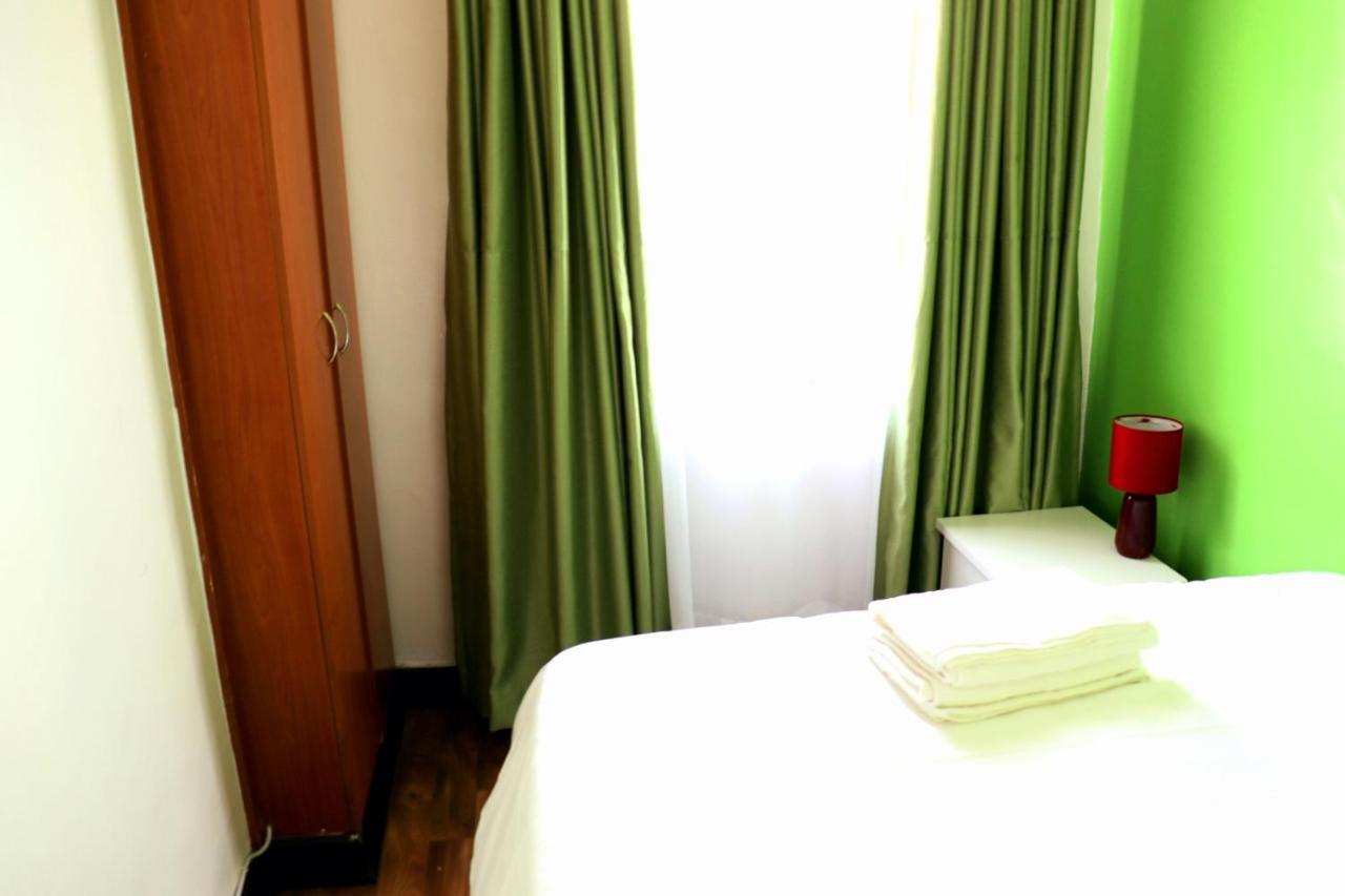 Little Near Jkia Airport & Sgr Railway Station Homestay