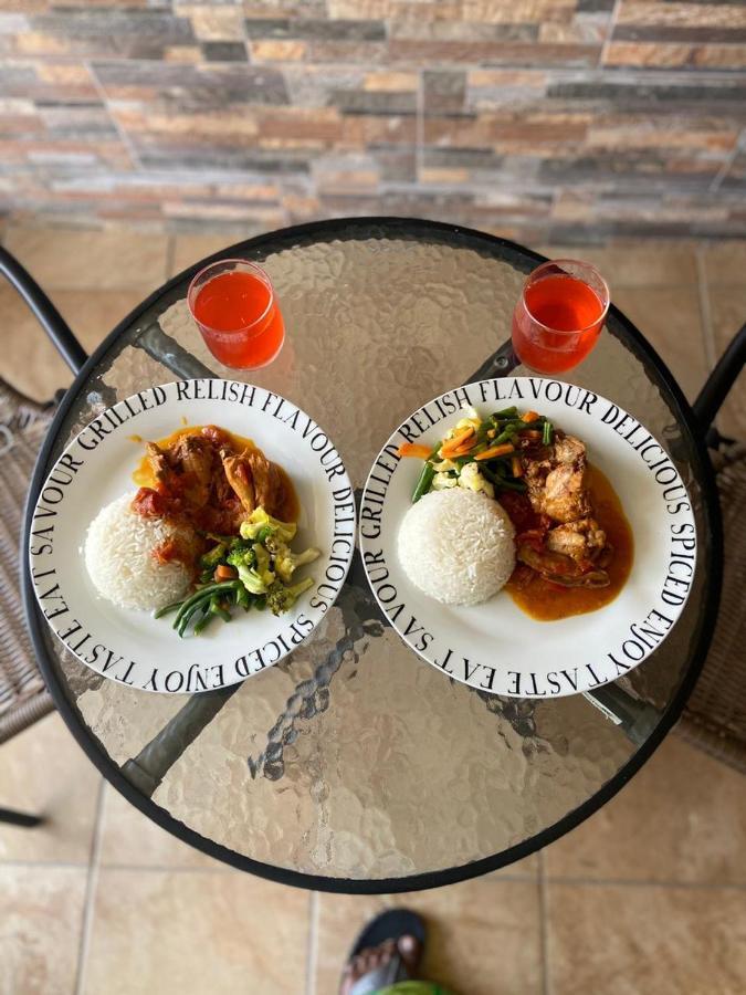 Airport And Safaris Bed & Breakfast *
