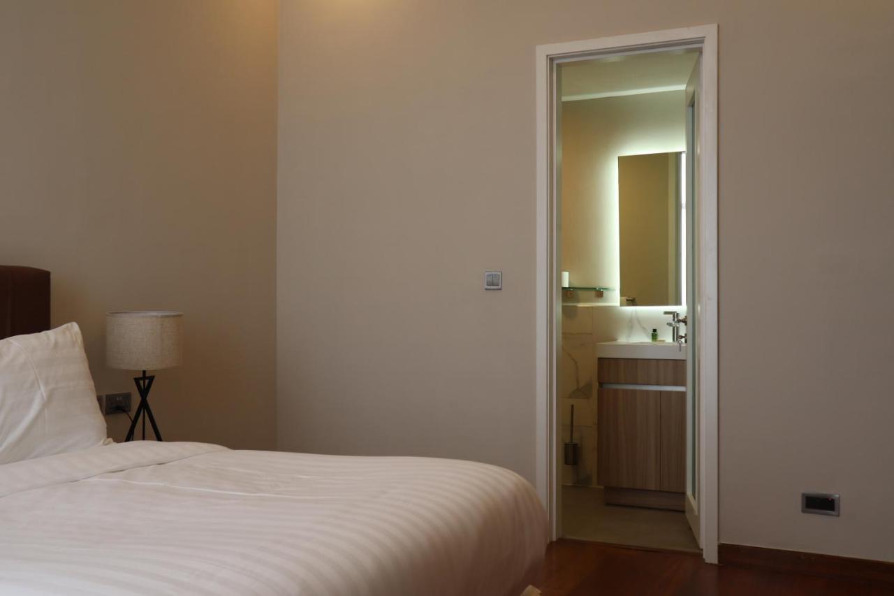 The Curve By The Park Apartment