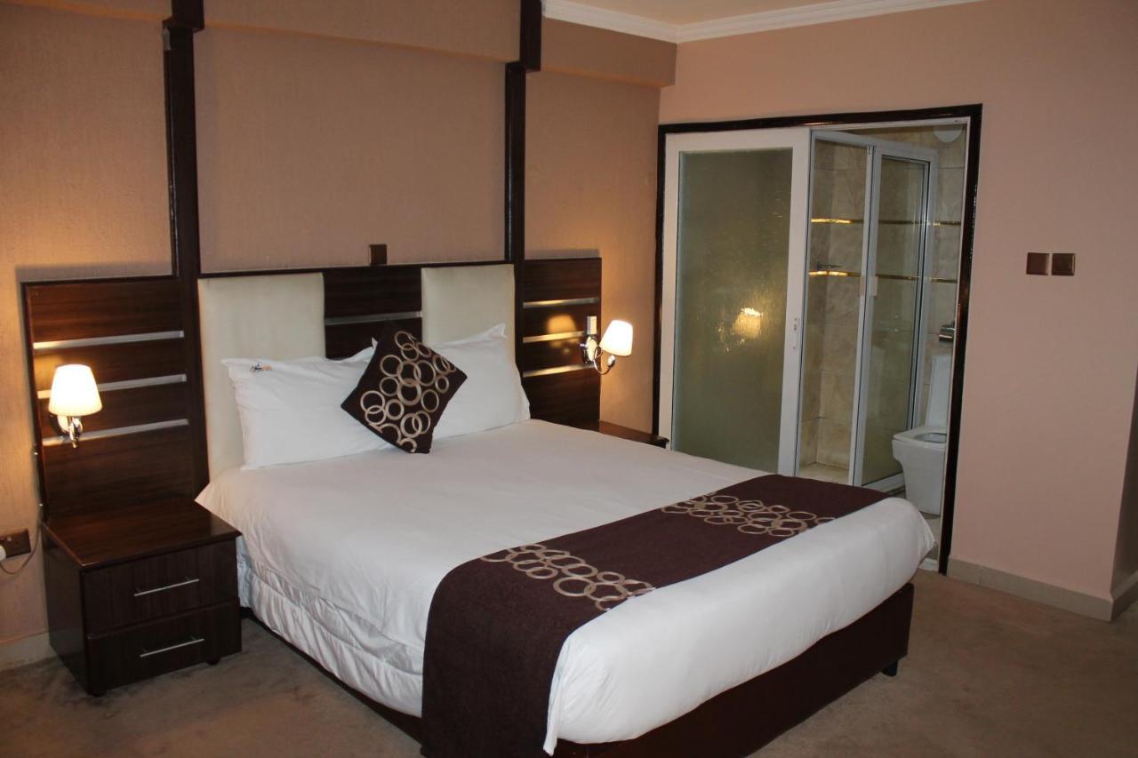 Airport Landing Hotel 3*