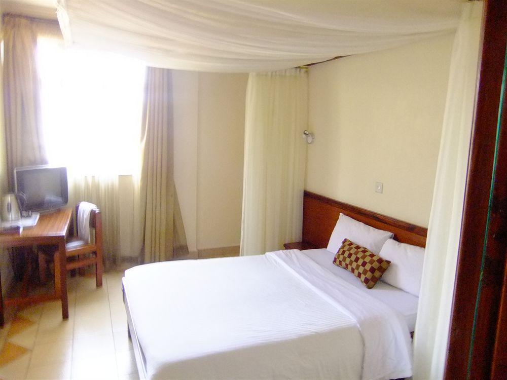 Hennessis Hotel