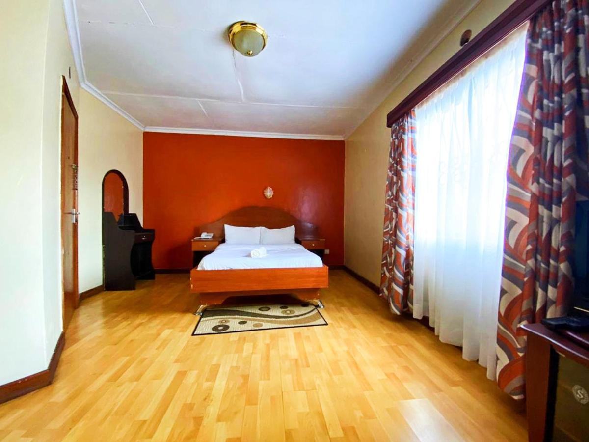 Kitisuru Manor 3*