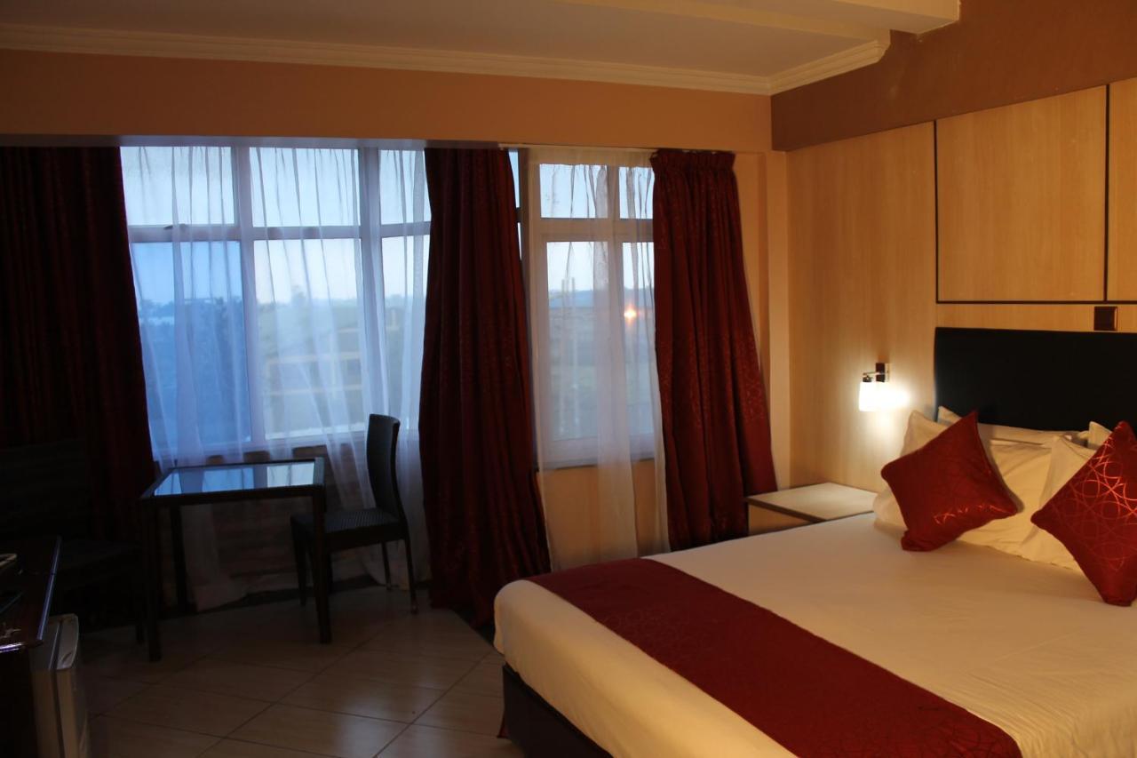 Airport Landing Hotel 3*