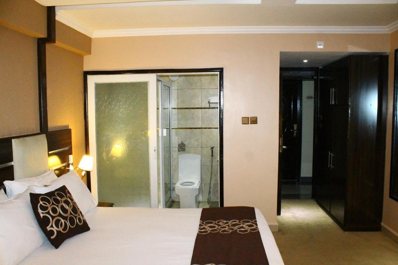 Airport Landing Hotel 3*