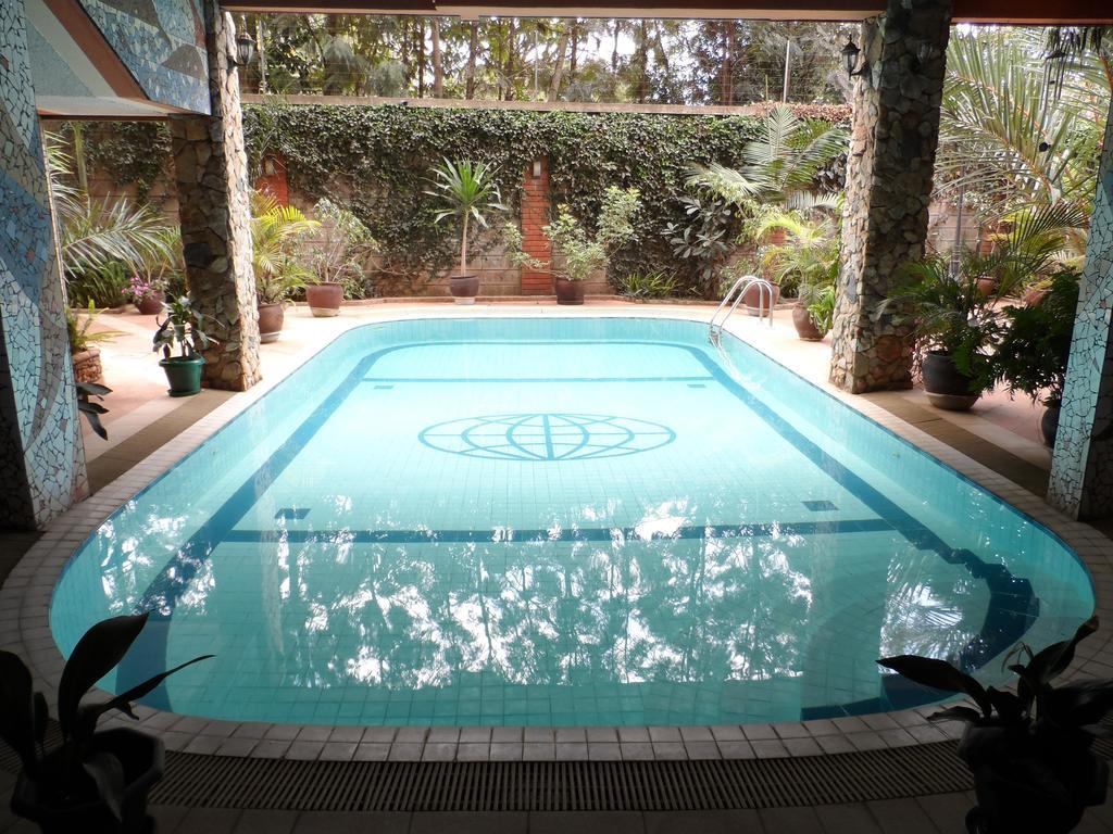 Tropical Towers 4*