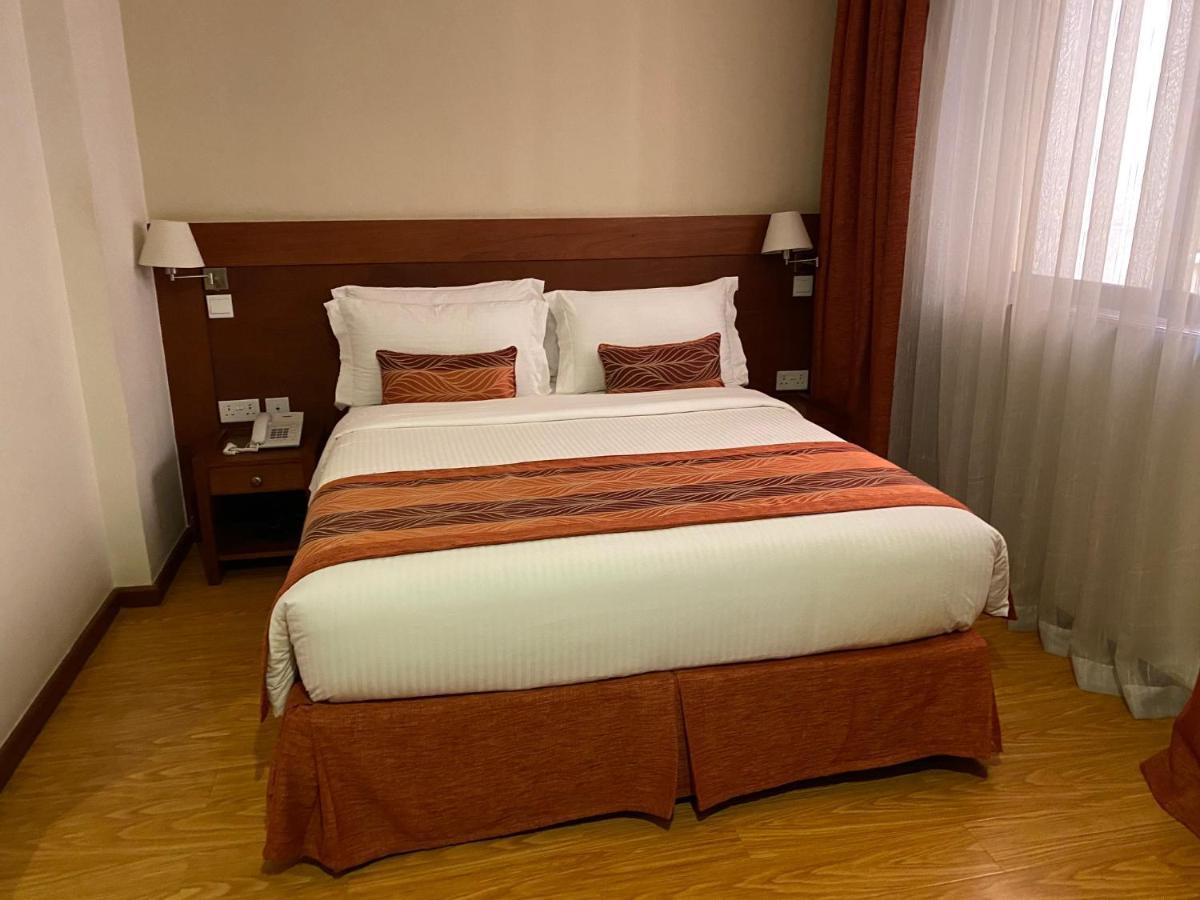 Hotel Waridi Paradise And