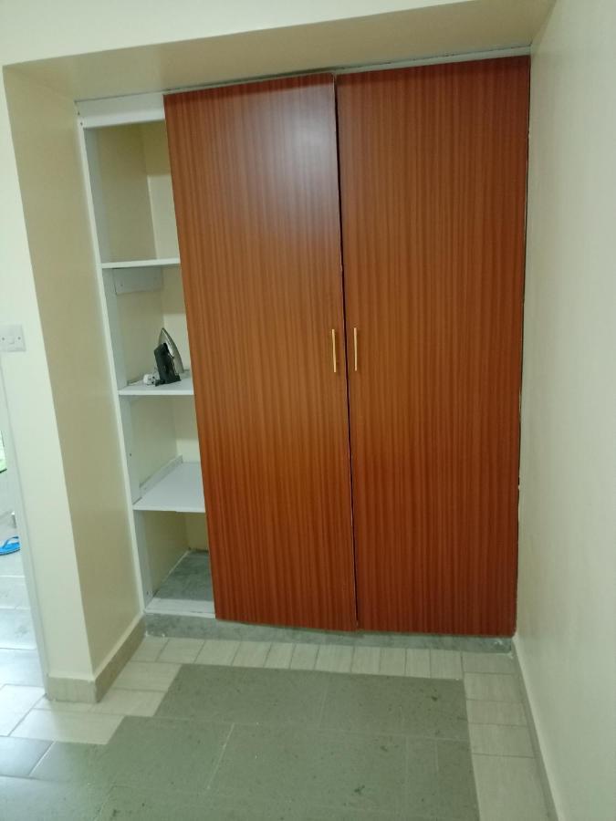 View House At Kianjeku Road Apartment *