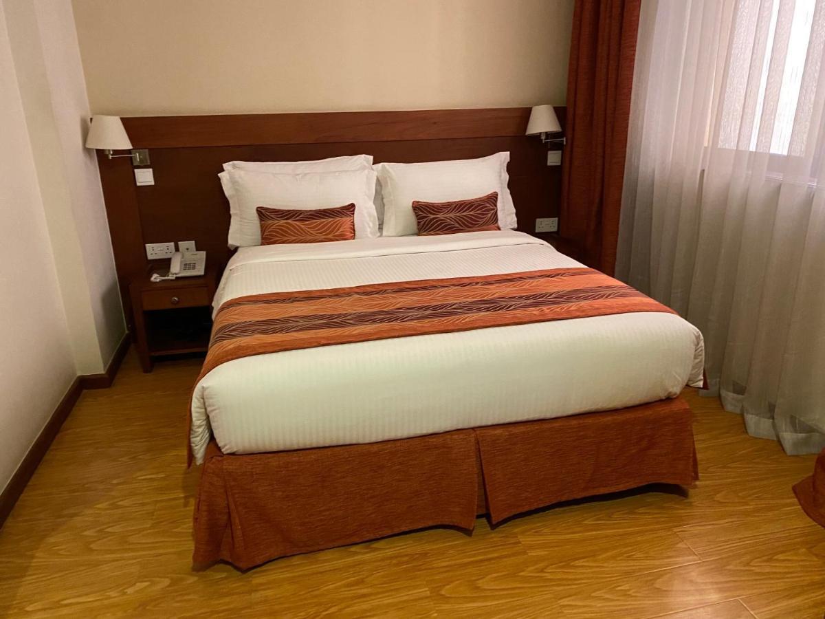 Waridi Paradise And Hotel 4*